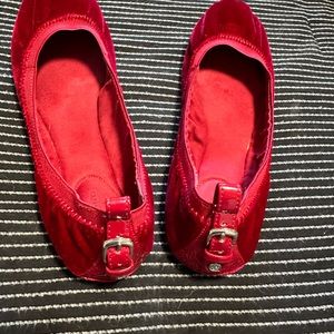 Cute, comfy, velvet flats